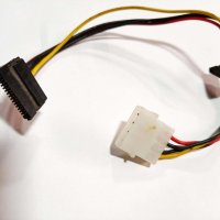 Захранващ кабел molex към 2x sata, снимка 1 - Кабели и адаптери - 43398568