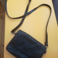 Дамска чанта с дълга дръжка , снимка 1 - Чанти - 26283129