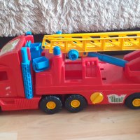 детски пожарникарски автомобил, снимка 1 - Коли, камиони, мотори, писти - 36683650