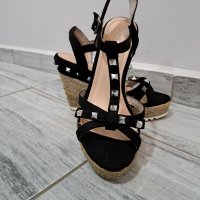 Дамски сандали с платформа , снимка 2 - Дамски обувки на ток - 39980276