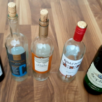 Празни бутилки от вино-13броя за10лв,, снимка 4 - Други стоки за дома - 44857299