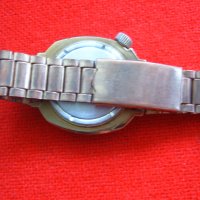 Стари мъжки ръчни  часовници  СССР ера Восток командирски, снимка 4 - Антикварни и старинни предмети - 37419968