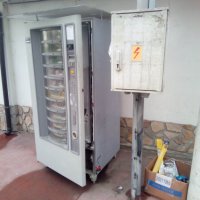 Продавам Вендинг автомат за хранителните стоки , снимка 4 - Вендинг машини - 40383738
