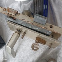 секретни немски брави+ яки дебели шилдове+ патрон + ключ, снимка 7 - Други стоки за дома - 43695438