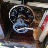 Стара ръчна шевна машина синигер , снимка 3 - Други ценни предмети - 39739213