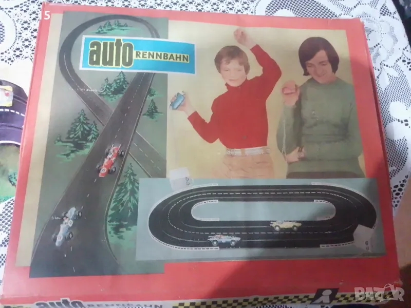 Стара игра - писта с колички., снимка 1