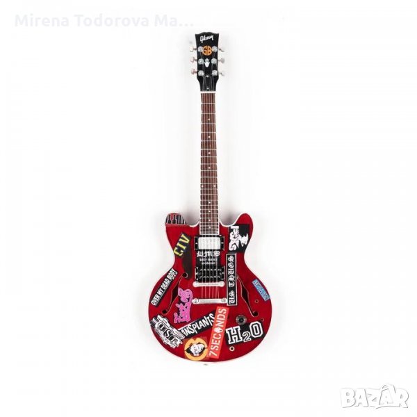 Gibson ES-335 Faded Cherry 1:4 Scale Mini Guitar Model Tom DeLonge Box Car Racer, снимка 1