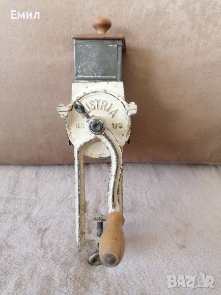 Голяма антикварна мелничка за ядки AUSTRIA, снимка 1