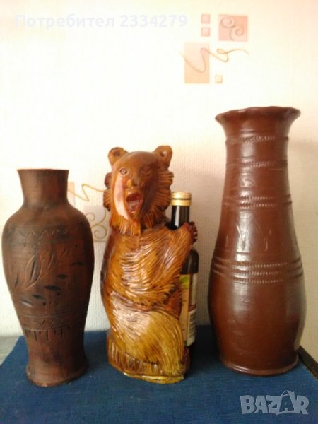Вази и статуетка,,мечок-поставка за шише". Стари глинени-керамични изработки., снимка 1