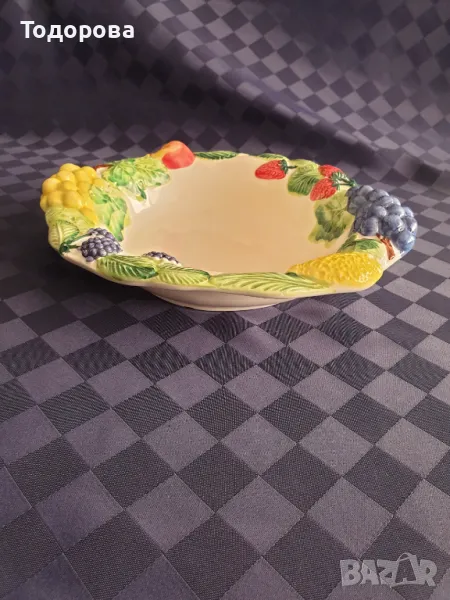 Италианска порцеланова фруктиера с релефни плодове, снимка 1