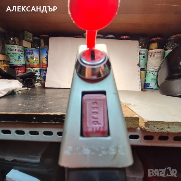 Продавам стойка ,,багажник'' за ски., снимка 1