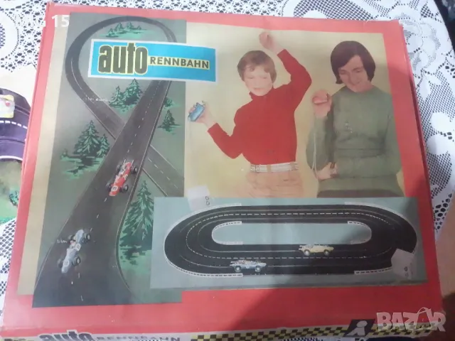 Стара игра - писта с колички., снимка 1