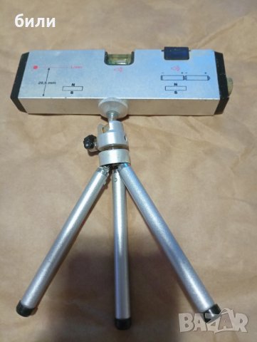 Лазерен нивелир , снимка 2 - Измервателни инструменти - 37910287