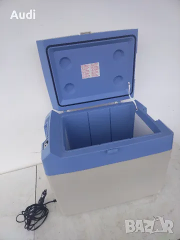 Хладилна чанта Frigobox обем  28 литра 12V 4А Две функции за,  охлаждане и затоплянe съвместима с за