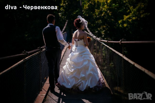 А - линия уникална сватбена рокля с бродерия бордо, снимка 2 - Сватбени рокли - 28128040