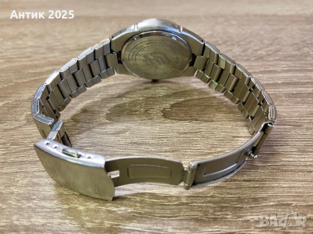 Мъжки часовник Casio Edifice EF-125D, стоманена верижка, 100 м, снимка 4 - Мъжки - 53441348