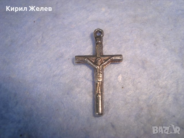 МАЛКО СРЕБРИСТО ДВУСТРАННО РЕЛЕФНО НАГРЪДНО РАЗПЯТИЕ КРЪСТЧЕ 21450