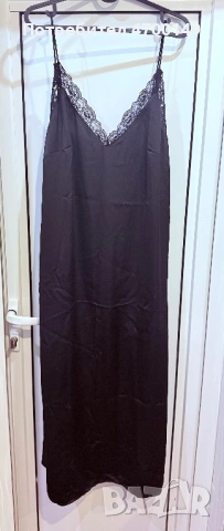 Черна сатенена рокля тип „комбинация“. За всеки ден и специални поводи.