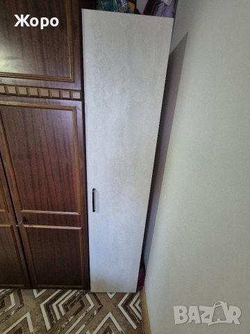 Продавам еднокрилен гардероб