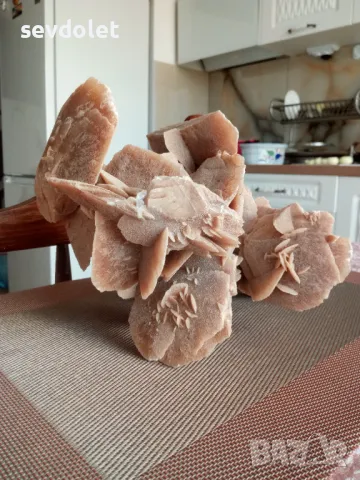 Красив и скъпоценен фосил(камък)-Пустинна роза от пустинята Сахара.Цена-Твърда., снимка 2 - Декорация за дома - 47370614