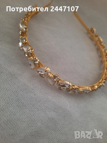 Диадема със стъклени кристали