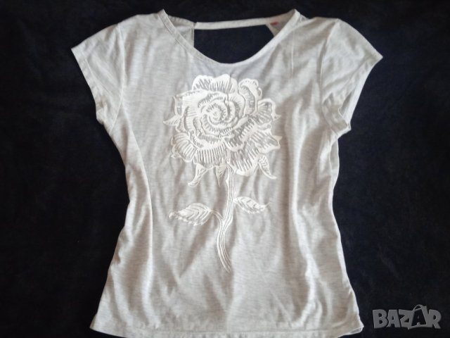 H&M дамска тениска с роза и ефектен гръб - ОТЛИЧНА!, снимка 1 - Тениски - 43856344