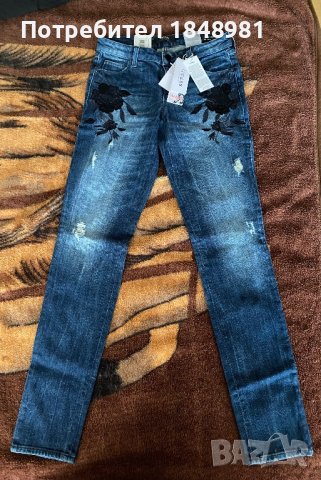 Дамски дънки Guess Xs, снимка 4 - Дънки - 43409835
