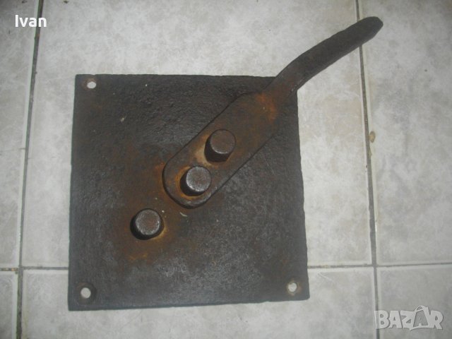 Бигляр Старо Качество-Трицилиндров-Ръчен Уред Огъване Арматура Всякаква-Масивен-4,5кг-Дебелина 10мм, снимка 5 - Други инструменти - 43307193