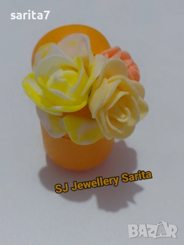 Прекрасни рози от фоам (различни цветове) в кутийка от шоколадово яйце, снимка 2 - Изкуствени цветя - 53507501