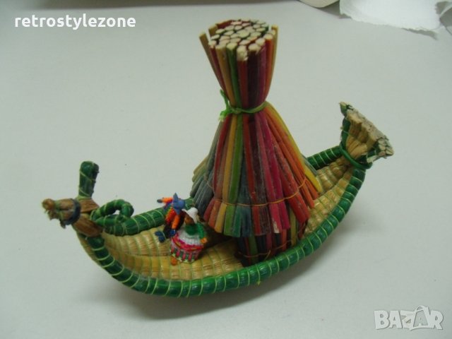 № 3515 стар азиатски  сувенир - гондола / лодка  - плетени дървени клечки   - размери 16  / 13 / 7,5