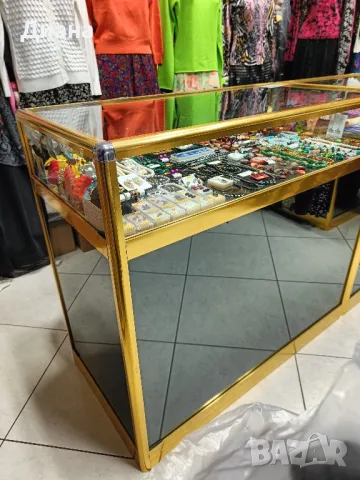 Търговско оборудване за дамски дрехи и обувки, снимка 3 - Стелажи и щандове - 47908678