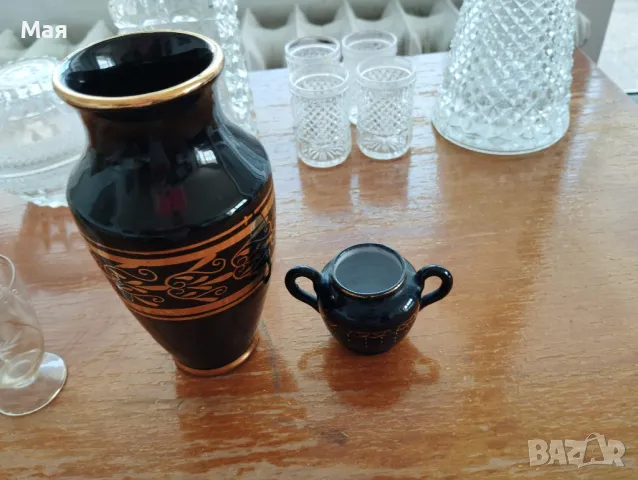 Захарници, вази, чаши, купи, гарафи, 