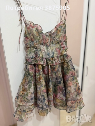 Рокля с флорален и пеперуден принт