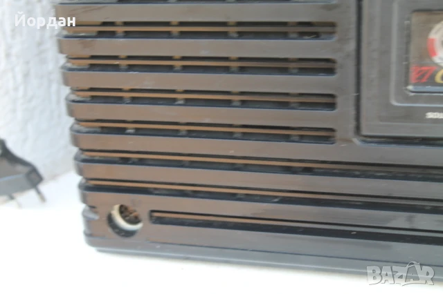 Радио касетофон ''Crown C&C  630 FW'', снимка 3 - Радиокасетофони, транзистори - 51195261