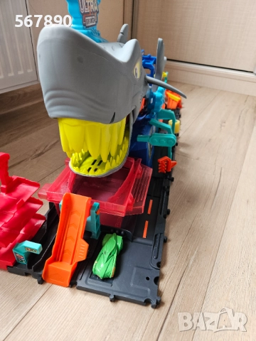 Hot wheels автомивка акула, снимка 4 - Коли, камиони, мотори, писти - 52509246