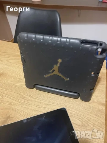 Таблет Ipad air 2 cellular 64 gb + подарък протектор за малко дете, снимка 4 - Таблети - 50441884