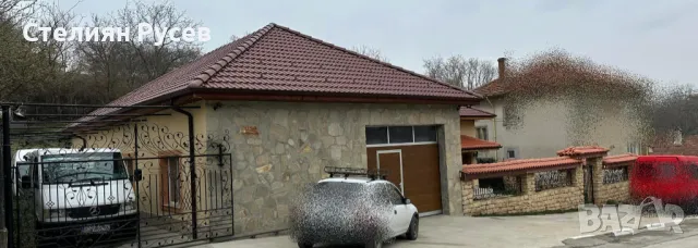 къща с гараж в село Калипетрово - цена 470 000лв - двор 1250кв, застроено 270кв ,2 етажа по 78кв, га, снимка 13 - Къщи - 49801259
