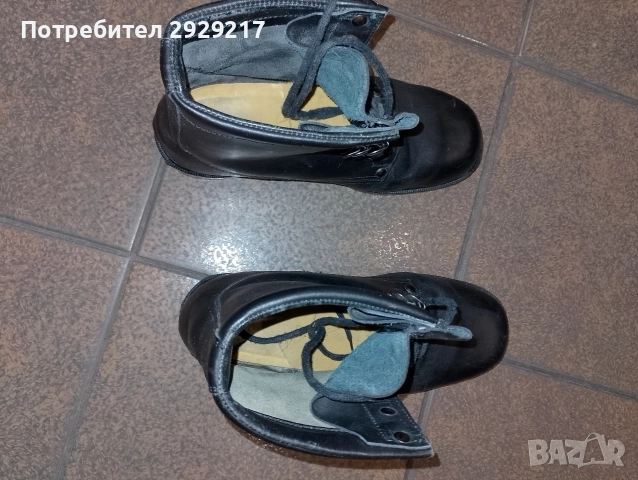 Кубинки от старият модел 43 номер , снимка 2 - Маратонки - 52610997