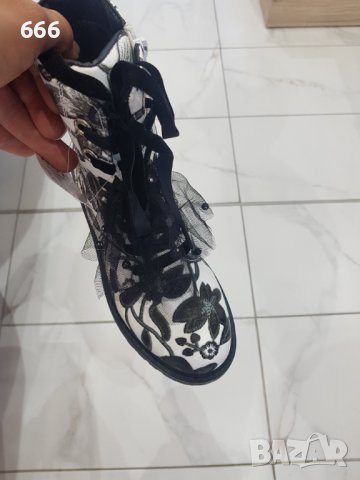 Обувки, снимка 3 - Дамски боти - 43009381