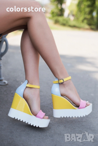 Сандали на платформа  лак код LT200