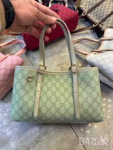 чанти GUCCİ GG EMBLEM SMALL TOTE BAG
↔️ 30 cm 🌹
↕️ 18см
, снимка 8 - Чанти - 50347173