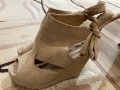 Велурени Дамски обувки на платформа в телесен цвят, снимка 3
