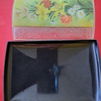 Старинна цветна кутийка с капаче, снимка 4 - Кутии за съхранение - 42948274
