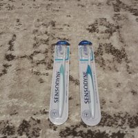 2 броя четки за зъби Sensodyne Advanced Clean.Двата броя за 10 лв., снимка 1 - Козметика за лице - 43554081