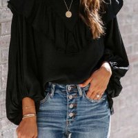 Дамска блуза в черно с дълъг ръкав и къдрички, снимка 4 - Блузи с дълъг ръкав и пуловери - 40698207