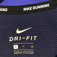 НОВА тениска Nike Dri-FIT, размер S, снимка 2 - Спортни дрехи, екипи - 34997638