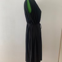 Черна дамска рокля с марка H&M, тип Солей, снимка 5 - Рокли - 37626675