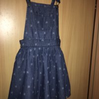 Дънкова рокля р. 134, подарък нов чорапогащник, снимка 1 - Детски рокли и поли - 35174861