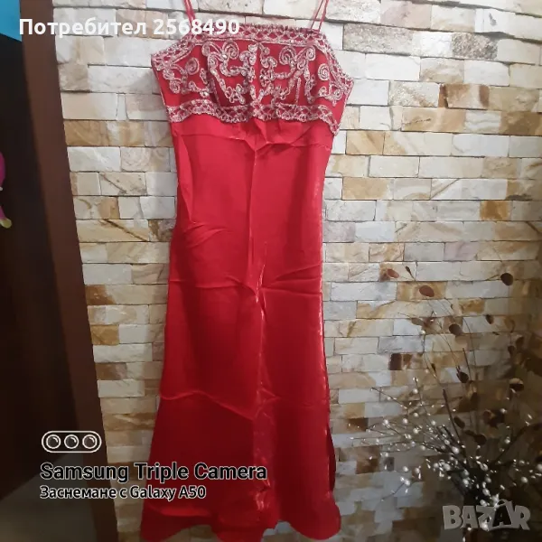 Червена рокля , снимка 1