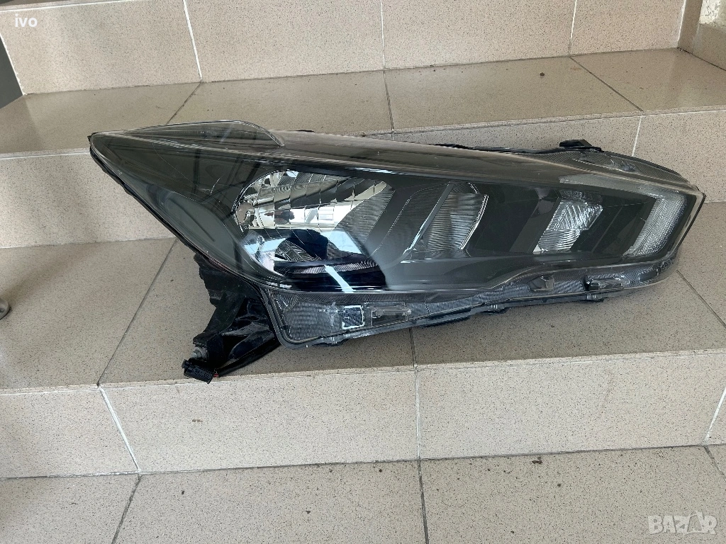 Фар Нисан Микра К14 2023г -десен, снимка 1